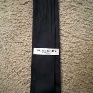 Burberry black skinny tie